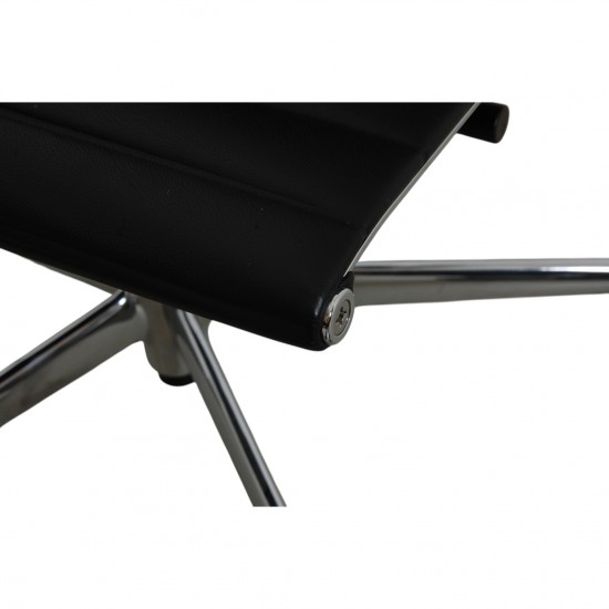 Charles Eames Ea-119 kontorstol i sort læder