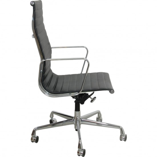 Charles Eames Ea-119 kontorstol i sort læder