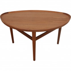 Finn Juhl Eye Coffeetable of walnut