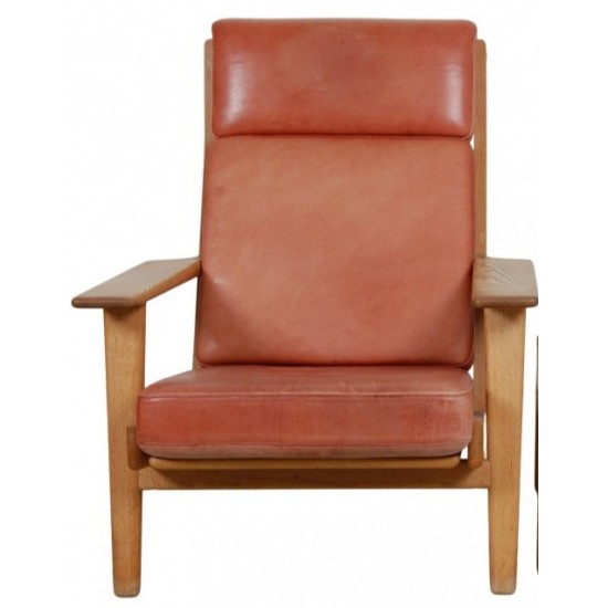 Hans Wegner GE-290a lounge chair in patinated red anilin leather