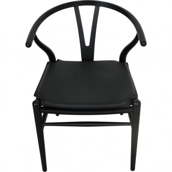 Sæt med 2 sorte Hans Wegner CH24 stole