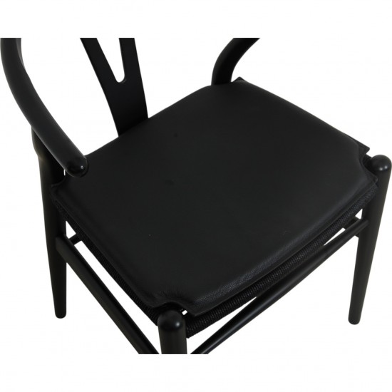Sæt med 2 sorte Hans Wegner CH24 stole