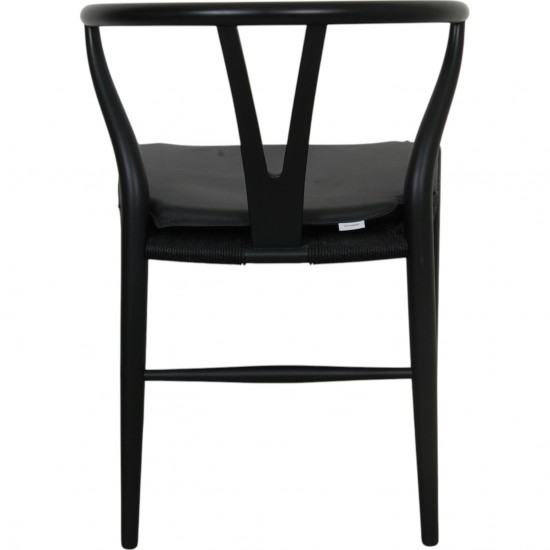 Sæt med 2 sorte Hans Wegner CH24 stole