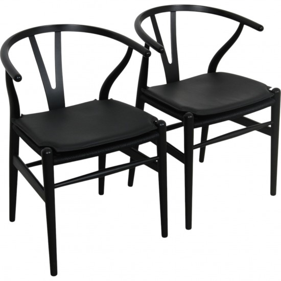 Sæt med 2 sorte Hans Wegner CH24 stole