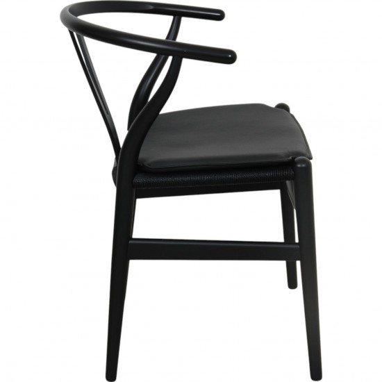 Sæt med 2 sorte Hans Wegner CH24 stole