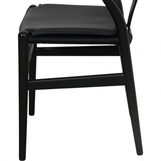 Sæt med 2 sorte Hans Wegner CH24 stole