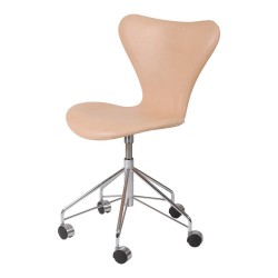 Arne Jacobsen syver kontorstol 3117 i natur læder  Arne Jacobsen syver kontorstol 3117 i natur læder