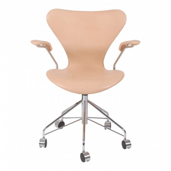 Arne Jacobsen Seven office chair 3217 with natural leather