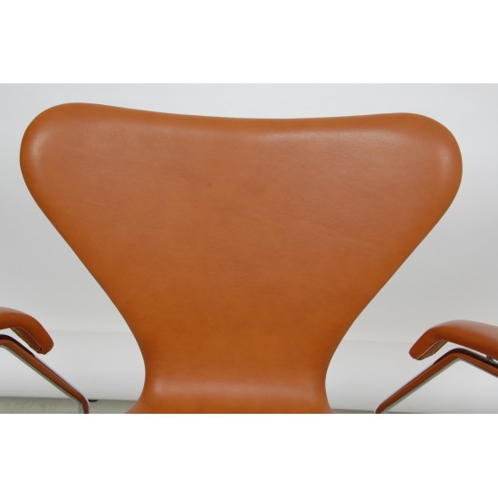 Arne Jacobsen Seven office chair 3217 with cognac classic leather 