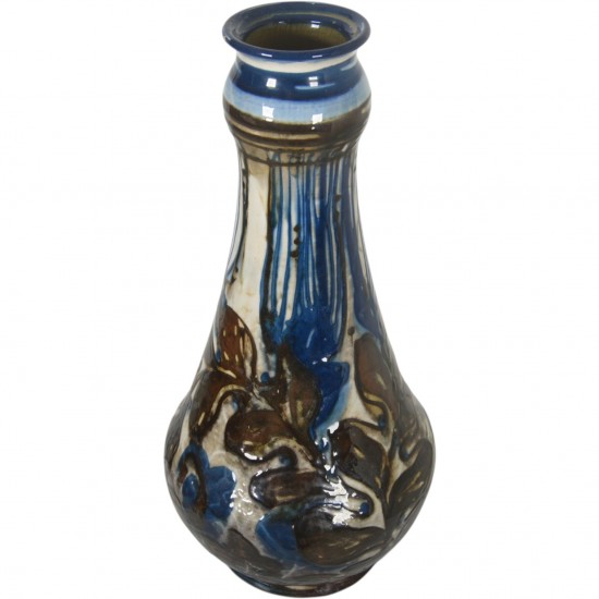 Herman A. Kähler. Høj vase af lertøj.