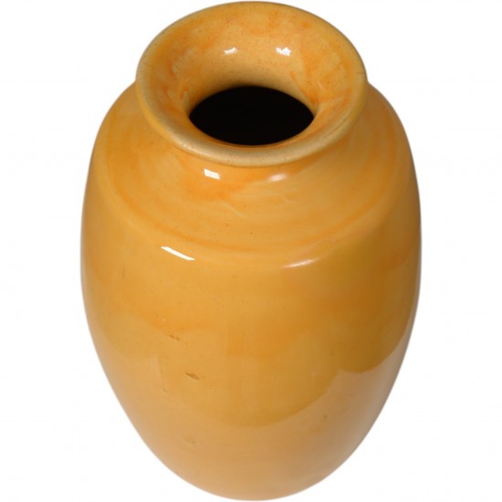 Herman.A. Kähler. Vase af lertøj med gul uranglasur.