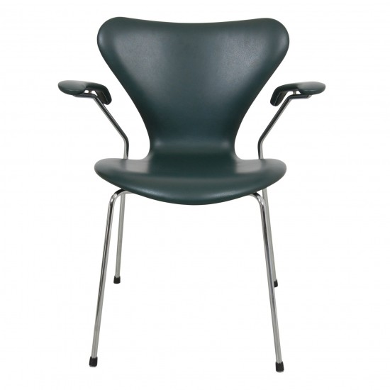 Arne Jacobsen Seven armchair, 3207, newly upholstered with dark green classic leather