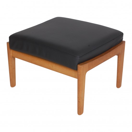 Hans J Wegner GE-290 ottoman