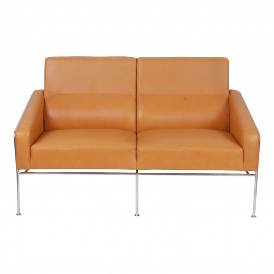 Arne Jacobsen 2pers Airport sofa newly upholstered with cognac aniline leather