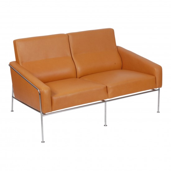 Arne Jacobsen 2pers Airport sofa newly upholstered with cognac aniline leather