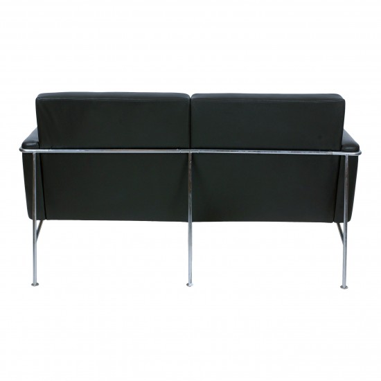 Arne Jacobsen 2pers Airport sofa newly upholstered with black aniline leather