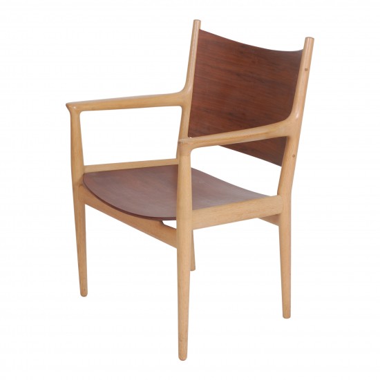 Hans J Wegner JH-513 chair