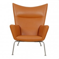 Hans Wegner Wingchair reupholstered i cognac anilin leather