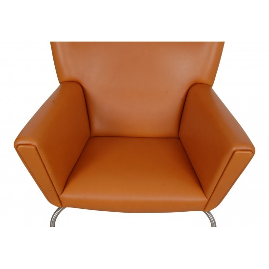 Hans Wegner Wingchair reupholstered i cognac anilin leather