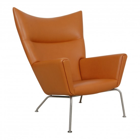 Hans Wegner Wingchair reupholstered i cognac anilin leather