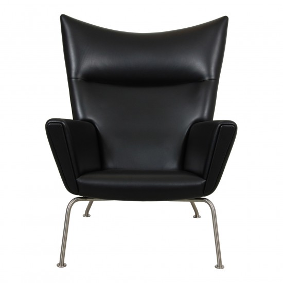 Hans Wegner Wingchair reupholstered i black classic leather