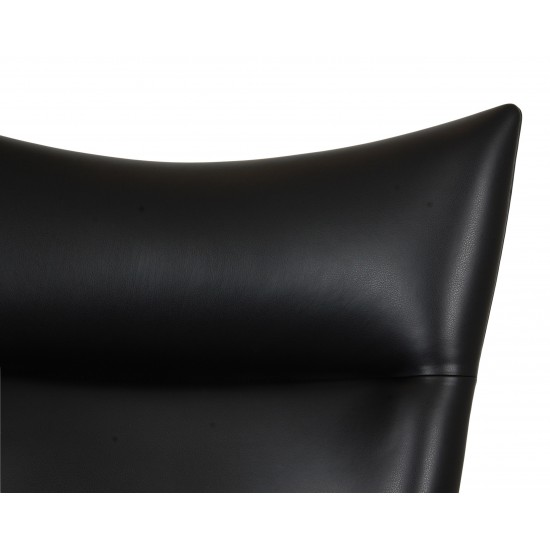 Hans Wegner Wingchair reupholstered i black classic leather