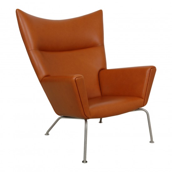 Hans Wegner Wingchair reupholstered i walnut anilin leather