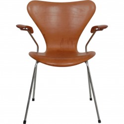 Arne Jacobsen 3207 armchair in patinated cognac leather