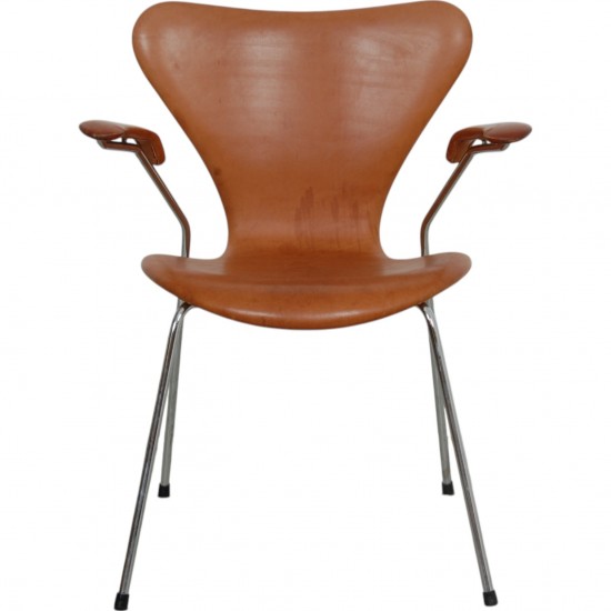 Arne Jacobsen 3207 armchair in patinated cognac leather