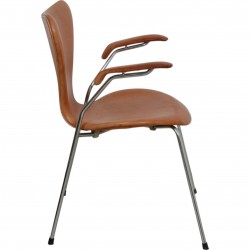 Arne Jacobsen 3207 armchair in patinated cognac leather