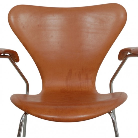 Arne Jacobsen 3207 armchair in patinated cognac leather