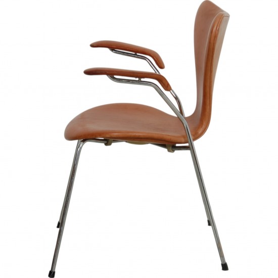 Arne Jacobsen 3207 armchair in patinated cognac leather