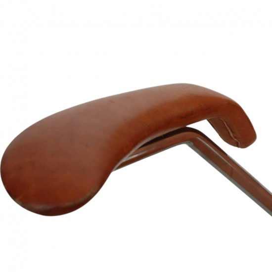 Arne Jacobsen 3207 armchair in patinated cognac leather