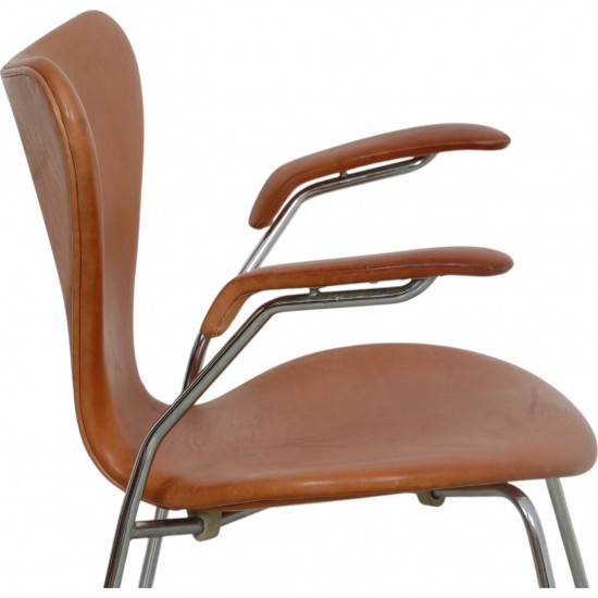 Arne Jacobsen 3207 armchair in patinated cognac leather