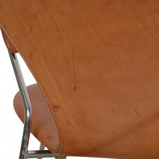 Arne Jacobsen 3207 armchair in patinated cognac leather