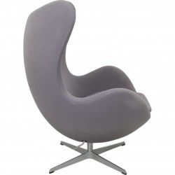 Arne Jacobsen Egg chair in blue fabric