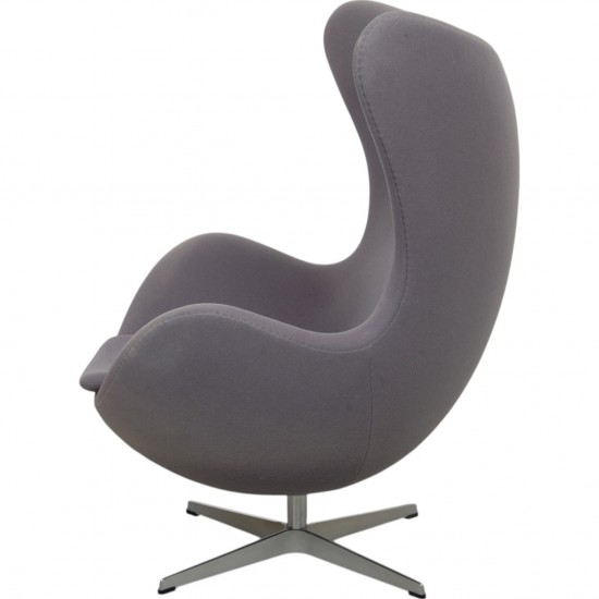 Arne Jacobsen Egg chair in blue fabric