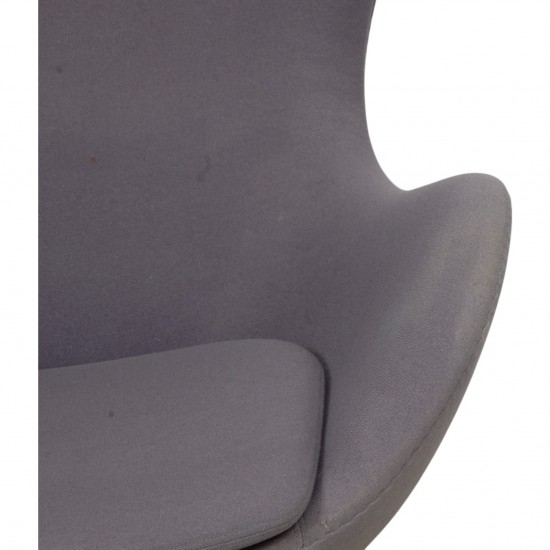 Arne Jacobsen Egg chair in blue fabric