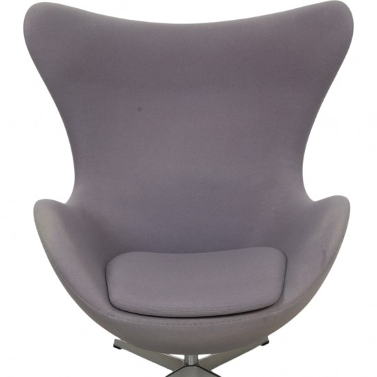 Arne Jacobsen Egg chair in blue fabric