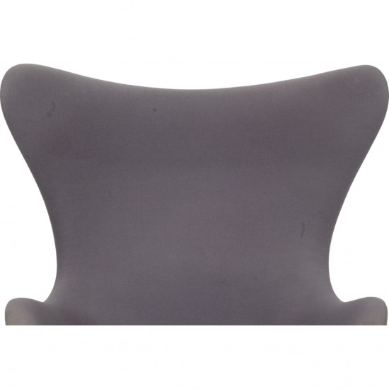 Arne Jacobsen Egg chair in blue fabric
