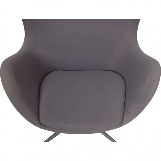 Arne Jacobsen Egg chair in blue fabric