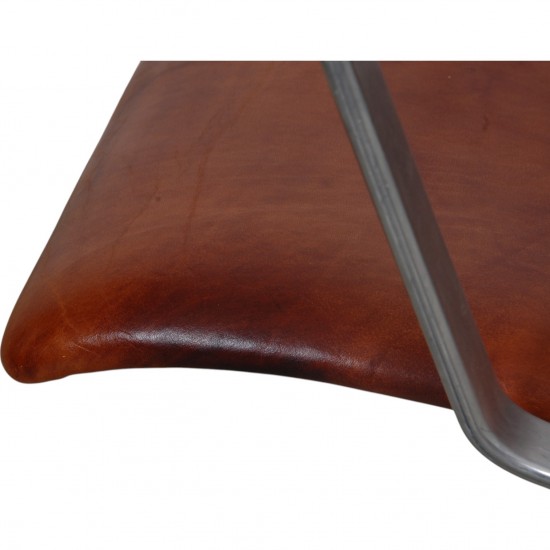 Arne Jacobsen Høj Oxford kontorstol i patineret cognac læder
