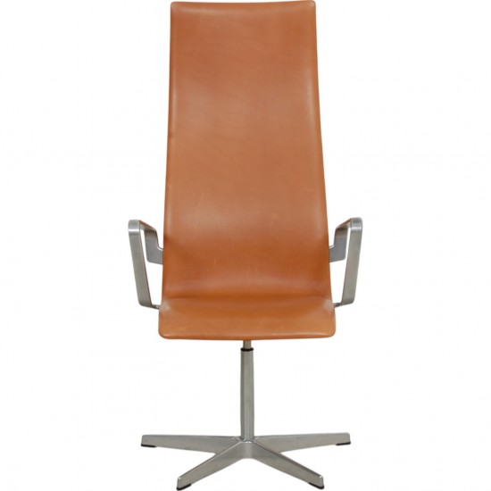 Arne Jacobsen Høj Oxford stol i cognac anilin læder