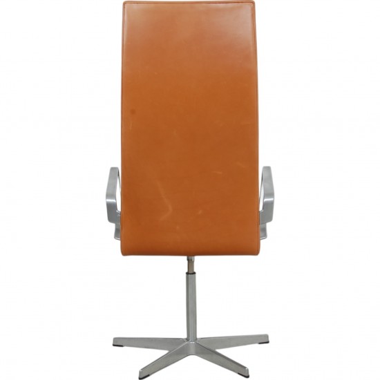 Arne Jacobsen Høj Oxford stol i cognac anilin læder