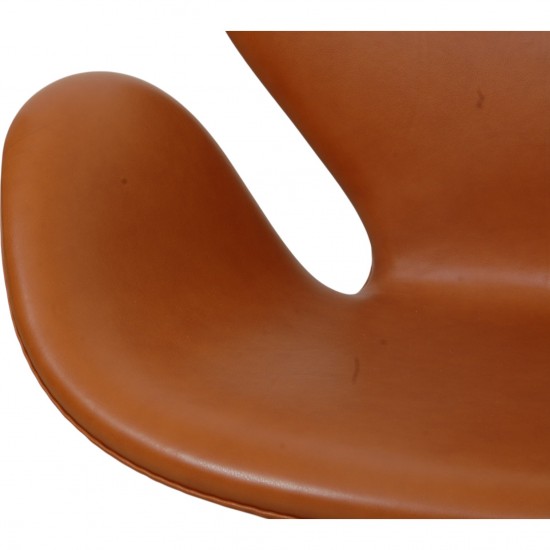 Arne Jacobsen Vintage Svane stol nybetrukket med Cognac Classic læder