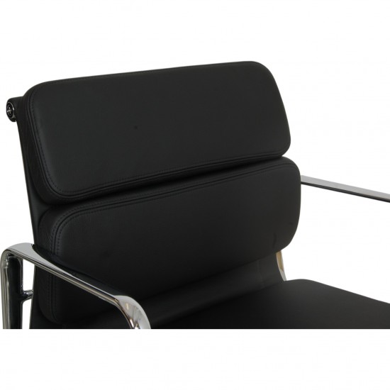 Charles Eames Ea-217 kontorstol nybetrukket med sort læder