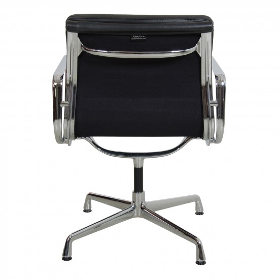 Charles Eames Ea-208 softpad chair in black leather