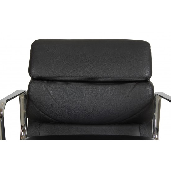 Charles Eames Ea-208 softpad chair in black leather