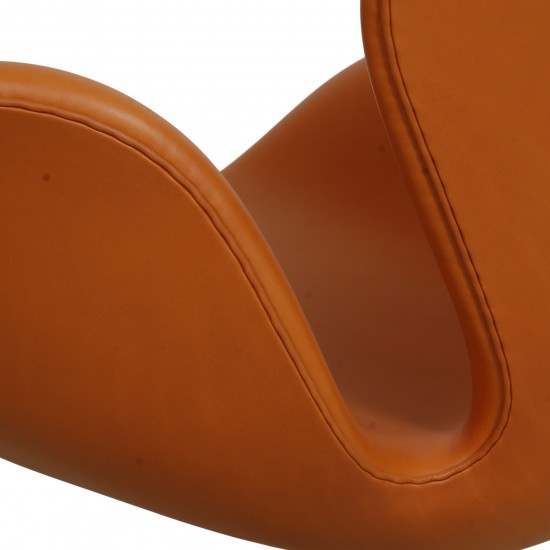 Arne Jacobsen Svane stol med højde justering nybetrukket i cognac anilin læder
