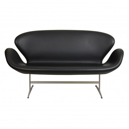 Arne Jacobsen Swan sofa in black leather